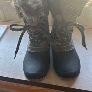 Khombu New Slope Gray boot Women’s size 7